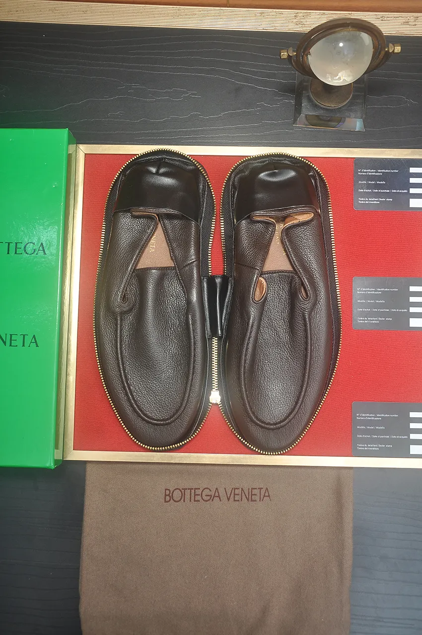 Men's shoes 💰460💶 [Botteg Venetta (BV)] (wallet shoes) exclusive new model official website new model The upper is made of high-quality top calfskin. Delicate feel and flowing luxurious texture. Tailored for refined men to create a noble aura. Delicate and regular Mark hand stitching. Smooth lines. Full sheepskin lining, comfortable to wash sweat. 38-44